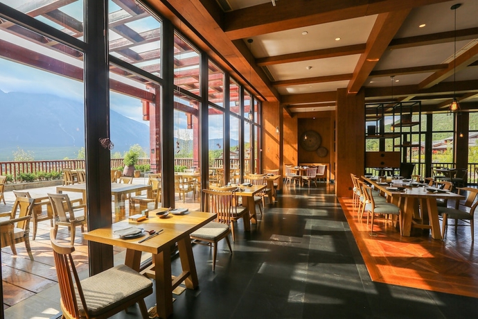 Imagen del bar/restaurante del Hotel Jinmao Purelax Mountain Lijiang. Foto 3