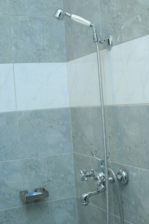 Imagen general del Hotel Jinna Suites. Foto 12