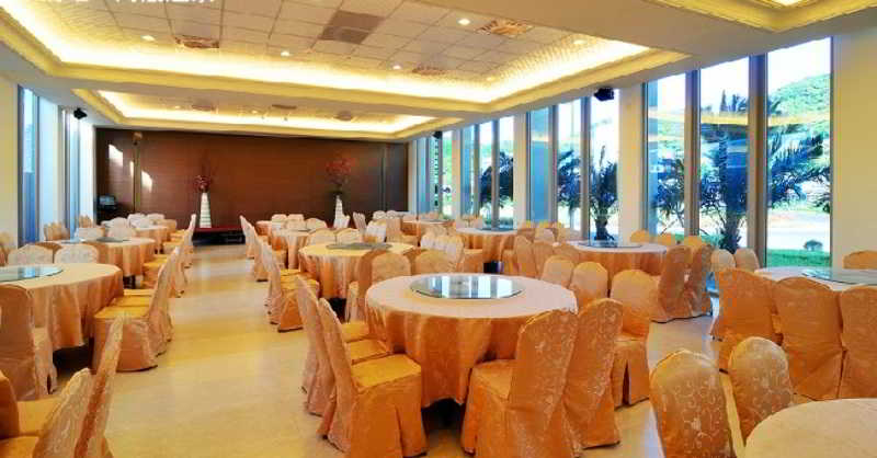 Imagen del bar/restaurante del Hotel Jinshan Bay Hot Spring Resort. Foto 7