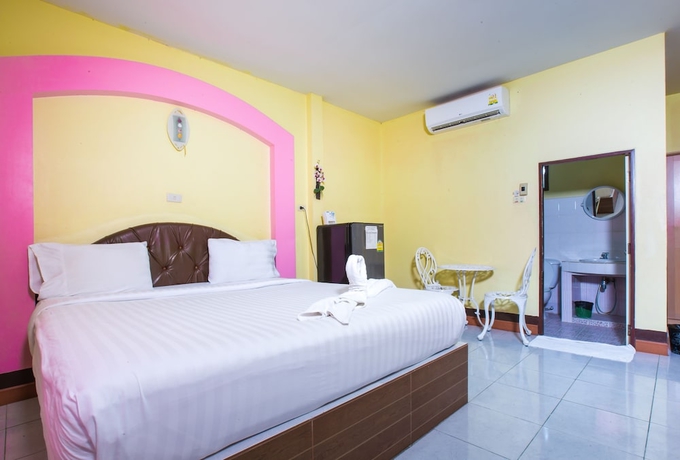 Imagen de la habitación del Hotel Jintana Resort. Foto 2