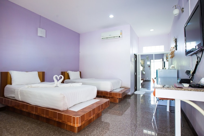 Imagen de la habitación del Hotel Jintana Resort. Foto 8