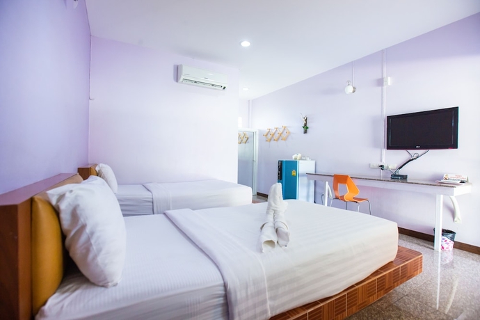 Imagen de la habitación del Hotel Jintana Resort. Foto 11