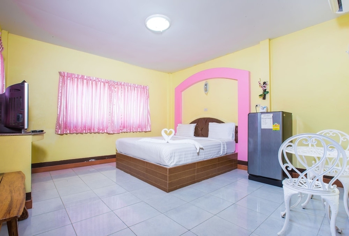 Imagen de la habitación del Hotel Jintana Resort. Foto 14