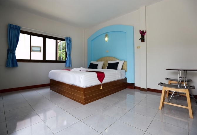 Imagen de la habitación del Hotel Jintana Resort. Foto 19