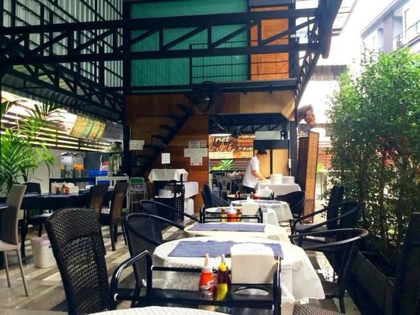 Imagen del bar/restaurante del Hotel Jira Boutique Residence. Foto 2