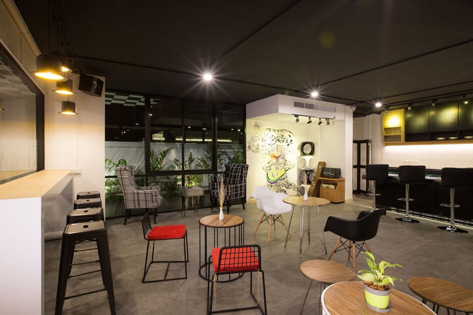 Imagen del bar/restaurante del Hotel Jira Boutique Residence. Foto 4