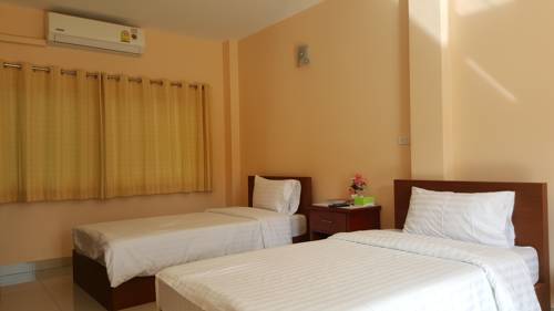 Imagen de la habitación del Hotel Jirasin and Apartment. Foto 8