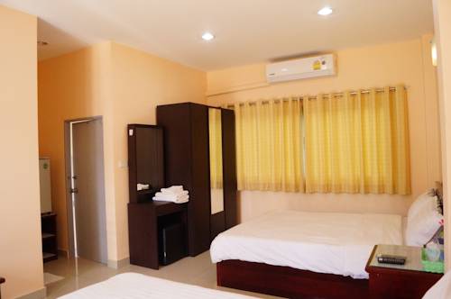 Imagen de la habitación del Hotel Jirasin and Apartment. Foto 10