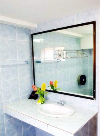 Imagen de la habitación del Hotel Jirawan. Foto 4