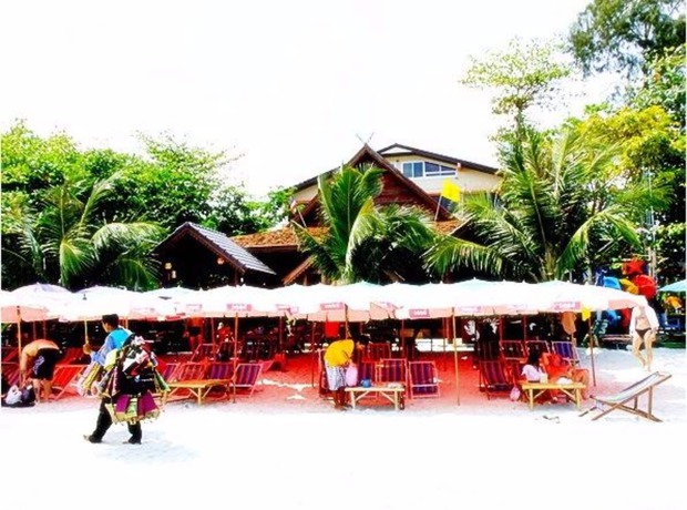 Imagen de los interiores del Hotel Jirawan. Foto 11
