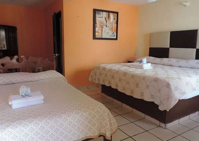 Imagen de la habitación del Hotel Jireh. Foto 13