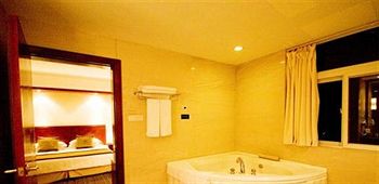 Imagen de la habitación del Hotel Jiuhua Mountain Dongya. Foto 13