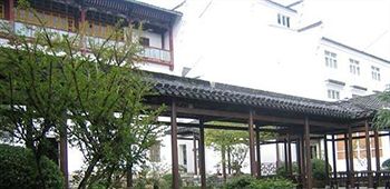 Imagen de los exteriores del Hotel Jiuhua Mountain Dongya. Foto 14