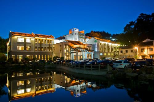 Imagen general del Hotel Jiuhua Mountain Julong. Foto 5