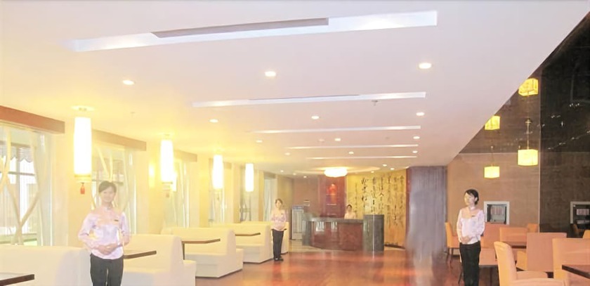Imagen de los interiores del Hotel Jiuhuashan Center. Foto 18