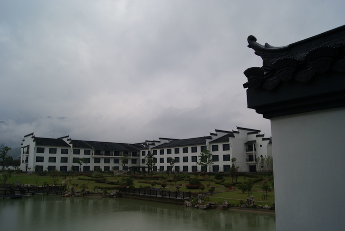 Imagen de los exteriores del Hotel Jiuhuashan Ocean Line. Foto 17