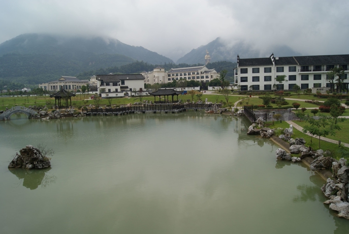 Imagen de los exteriores del Hotel Jiuhuashan Ocean Line. Foto 19