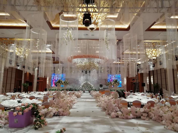 Imagen de los interiores del Hotel Jiuhuashan Rongxi Manor Hot Spring. Foto 19