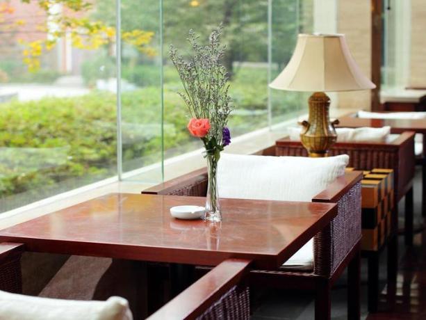 Imagen de los interiores del Hotel Jiujiang Lushan Resort. Foto 4