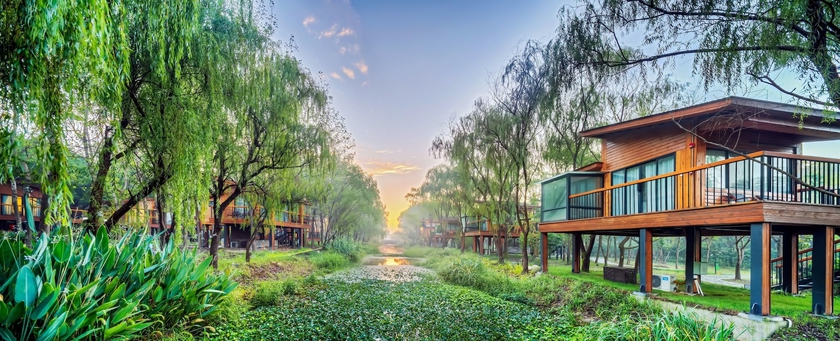 Imagen de los exteriores del Hotel Jiushu Resorts The Forest's Secret. Foto 15