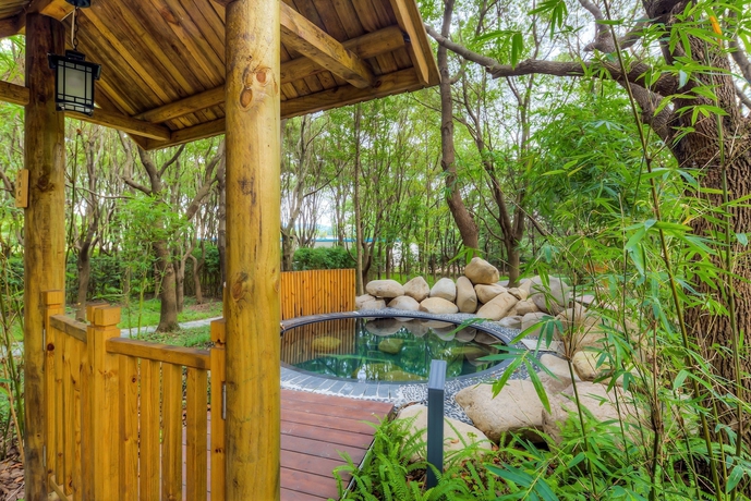Imagen de la piscina del Hotel Jiushu Resorts The Forest's Secret. Foto 19