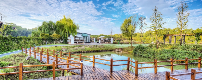 Imagen de los exteriores del Hotel Jiushu Resorts The Forest's Secret. Foto 18