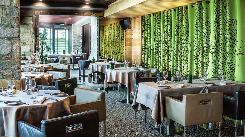 Imagen del bar/restaurante del Hotel Jiva Hill Resort - Genève. Foto 8