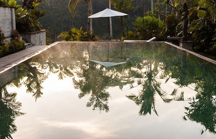 Imagen de la piscina del Hotel Jiwa Klusa Luxury Villa. Foto 16