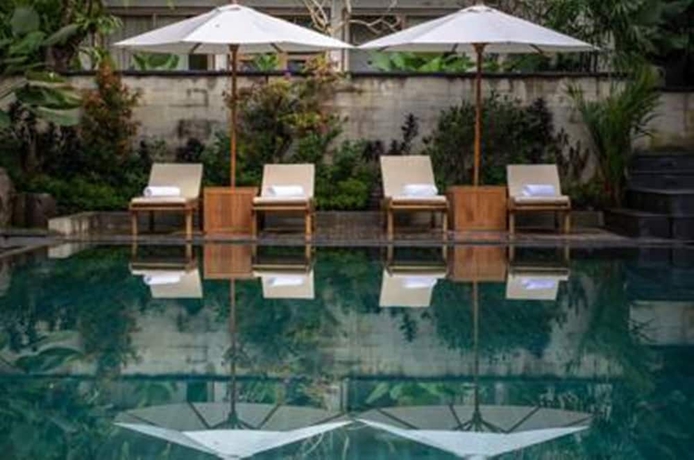 Imagen de la piscina del Hotel Jiwa Klusa Luxury Villa. Foto 17