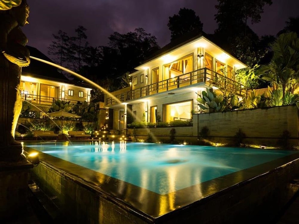 Imagen de la piscina del Hotel Jiwa Klusa Luxury Villa. Foto 18
