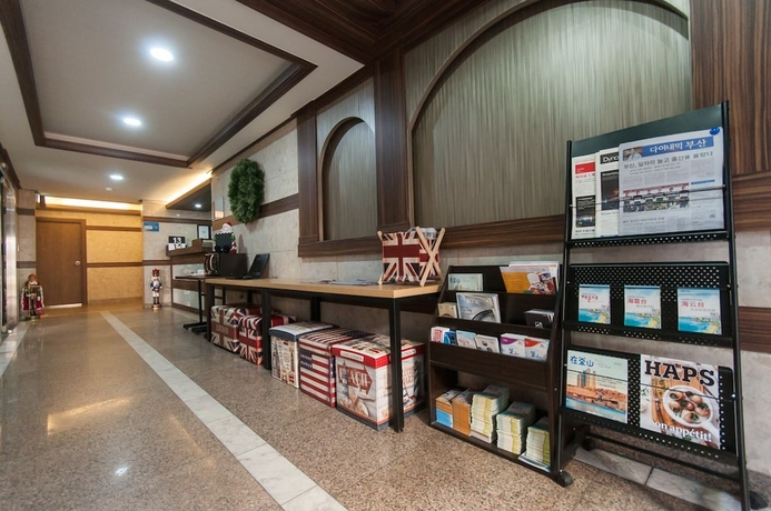 Imagen de los interiores del Hotel Jj Inn. Foto 12