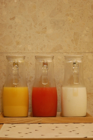 Imagen de los interiores del Hotel Jj Inn. Foto 15