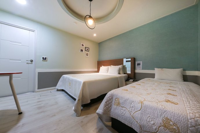 Imagen de la habitación del Hotel Jjack. Foto 7