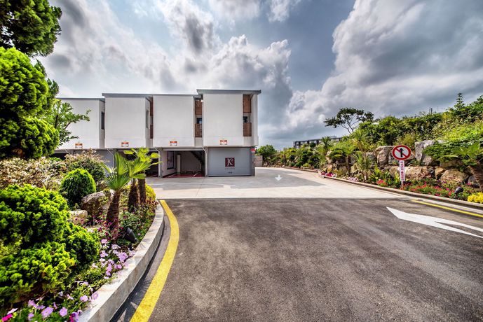 Imagen de los exteriores del Hotel Jk Drive In. Foto 6
