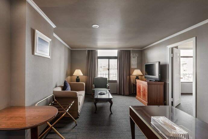 Imagen de la habitación del Hotel J-metropolis. Foto 18