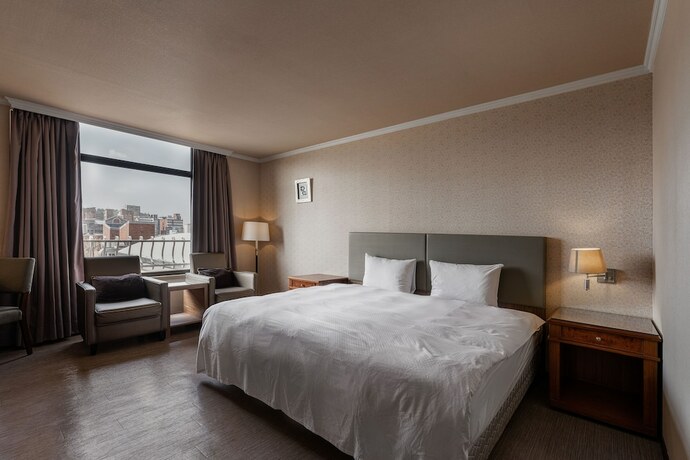 Imagen de la habitación del Hotel J-metropolis. Foto 19