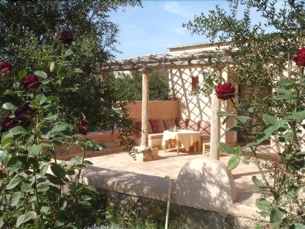 Imagen de los exteriores del Hotel Jnane Tihihit. Foto 15