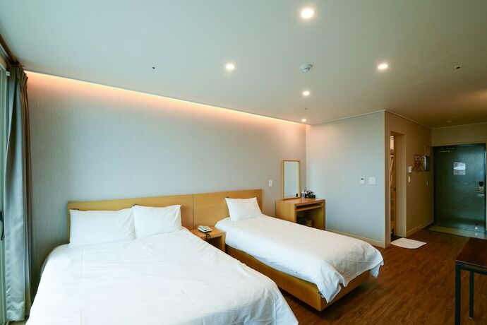 Imagen de la habitación del Hotel Jnb Family. Foto 26