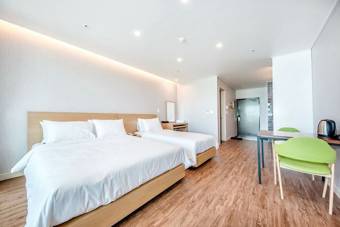 Imagen de la habitación del Hotel Jnb Family. Foto 36