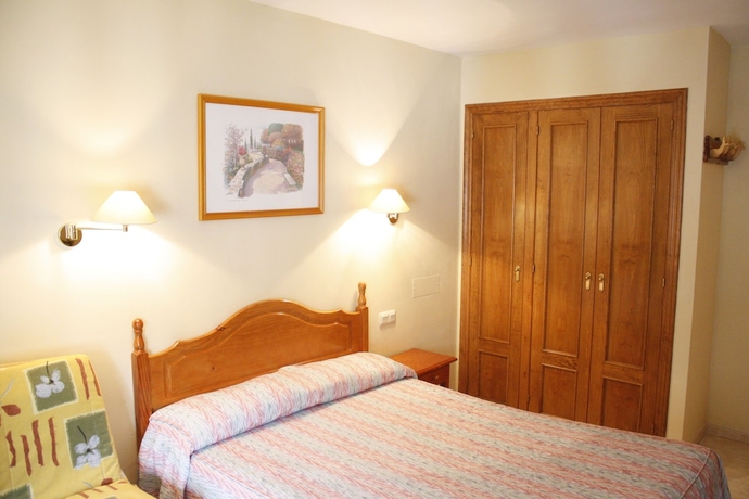 Imagen de la habitación del Hotel Joan Canejan. Foto 7