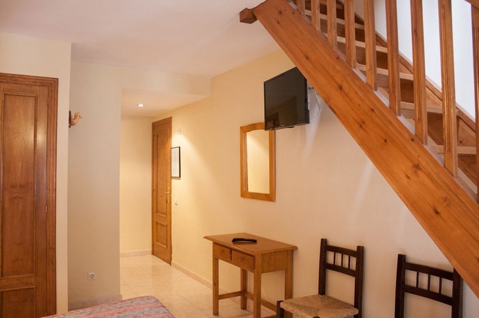 Imagen de la habitación del Hotel Joan Canejan. Foto 8