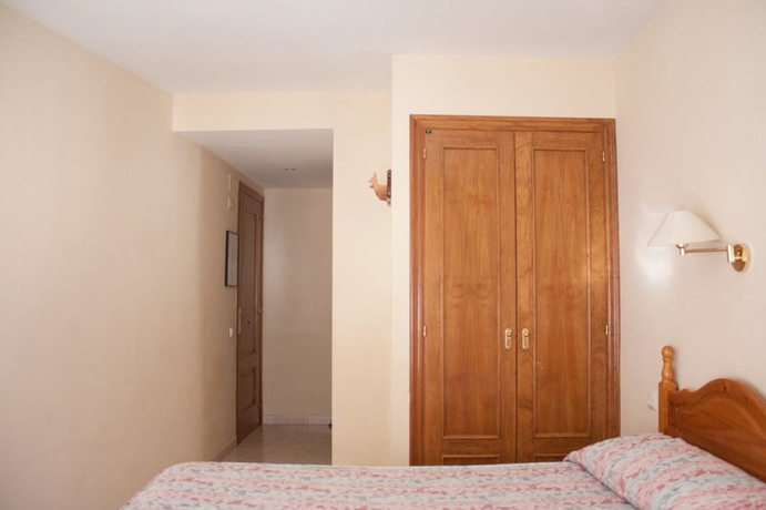 Imagen de la habitación del Hotel Joan Canejan. Foto 13