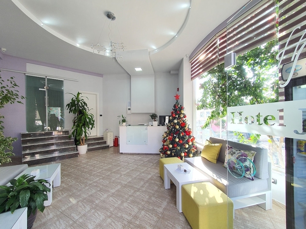 Imagen de los interiores del Hotel Joan. Foto 19