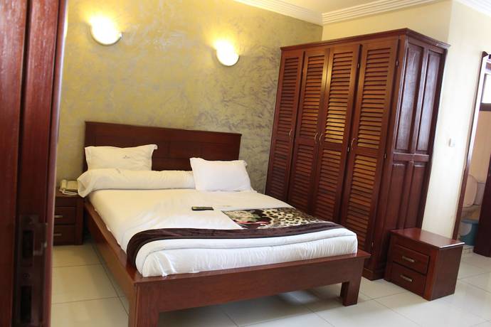 Imagen de la habitación del Hotel Joana. Foto 7