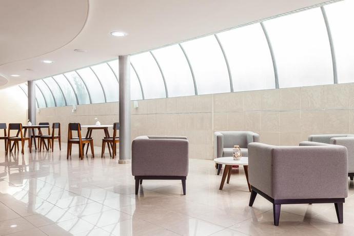 Imagen de los interiores del Hotel João Pessoa Hplus Beach. Foto 15