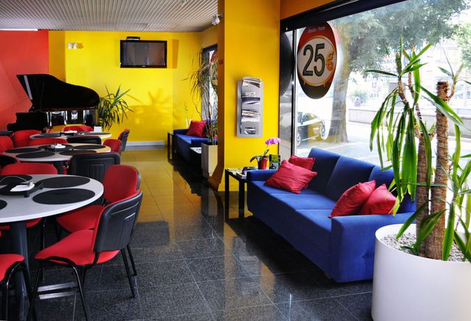 Imagen del bar/restaurante del Hotel João Xxi. Foto 2