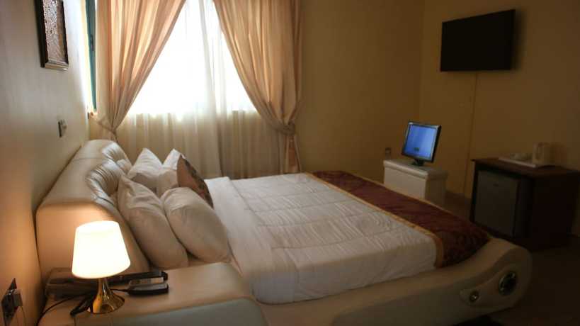Imagen de la habitación del Hotel Jobyco. Foto 17