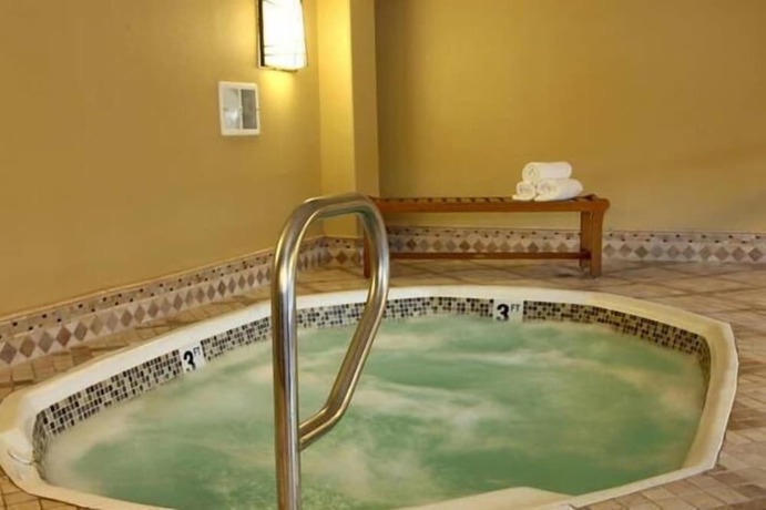 Imagen de la piscina del Hotel Jockey Club Suites. Foto 18