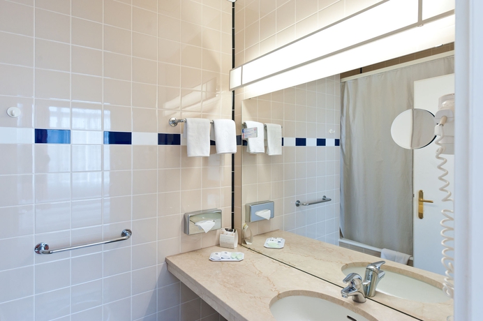 Imagen de la habitación del Hotel Johann Strauss. Foto 12