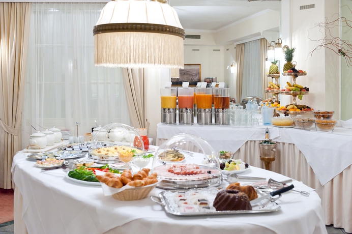 Imagen del bar/restaurante del Hotel Johann Strauss. Foto 4